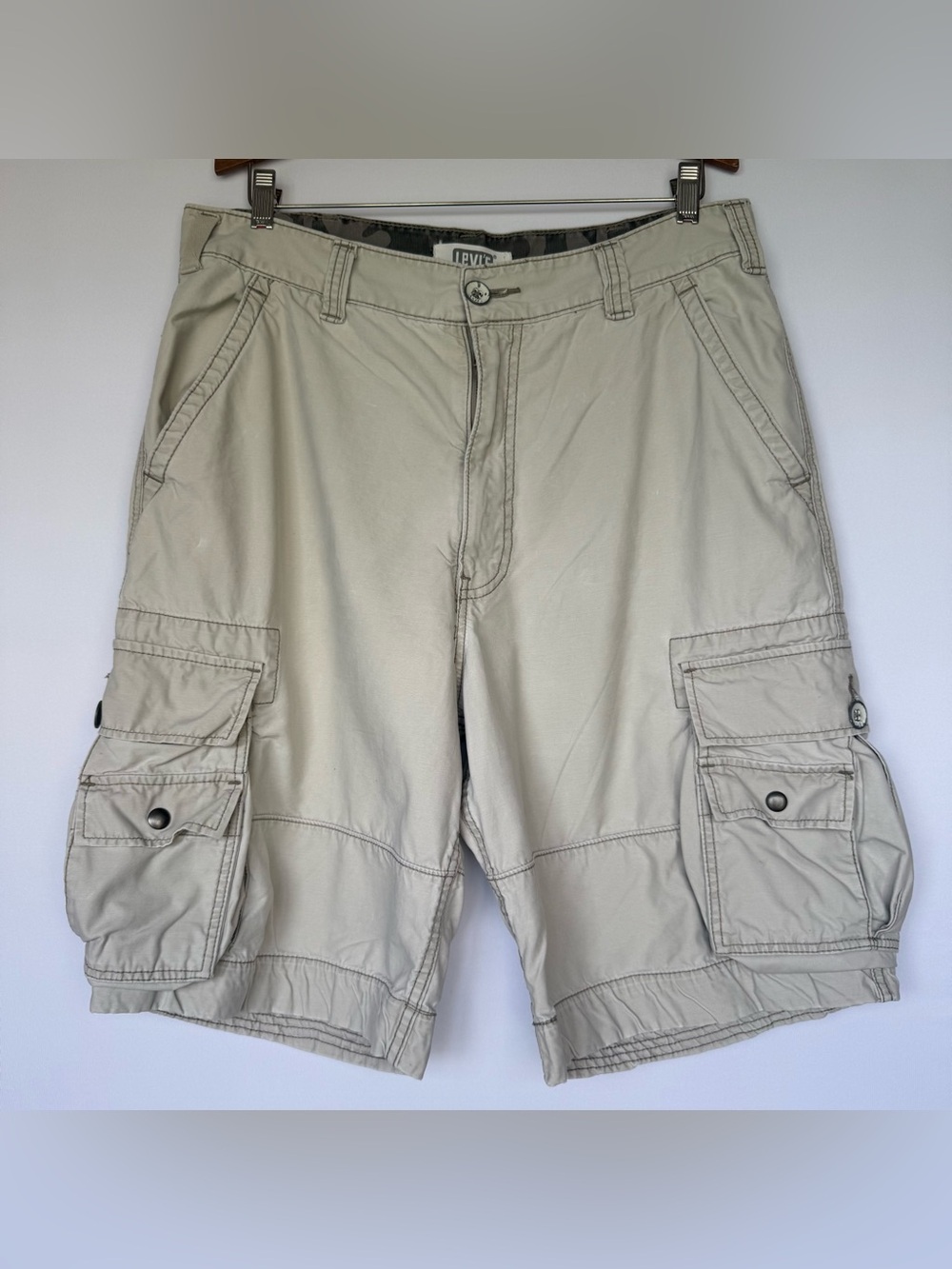 Levi's Beige Cargo Men's Shorts Baggy 23” Y2K 2007 Reinforced Hems Durable